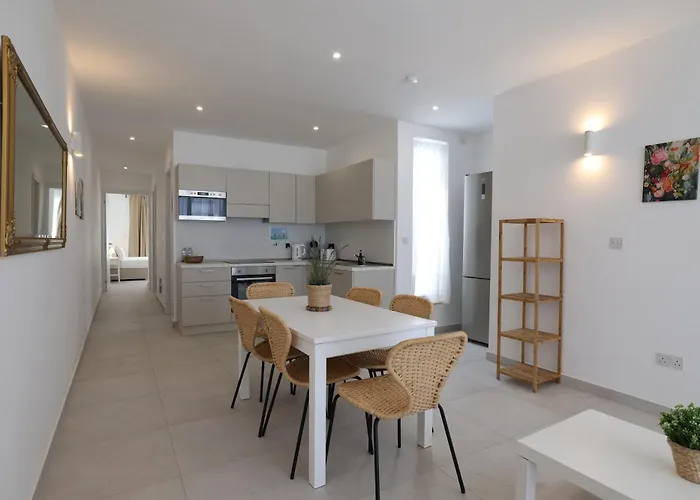 Apartman Swieqi Malaika New Penthouse 9 *